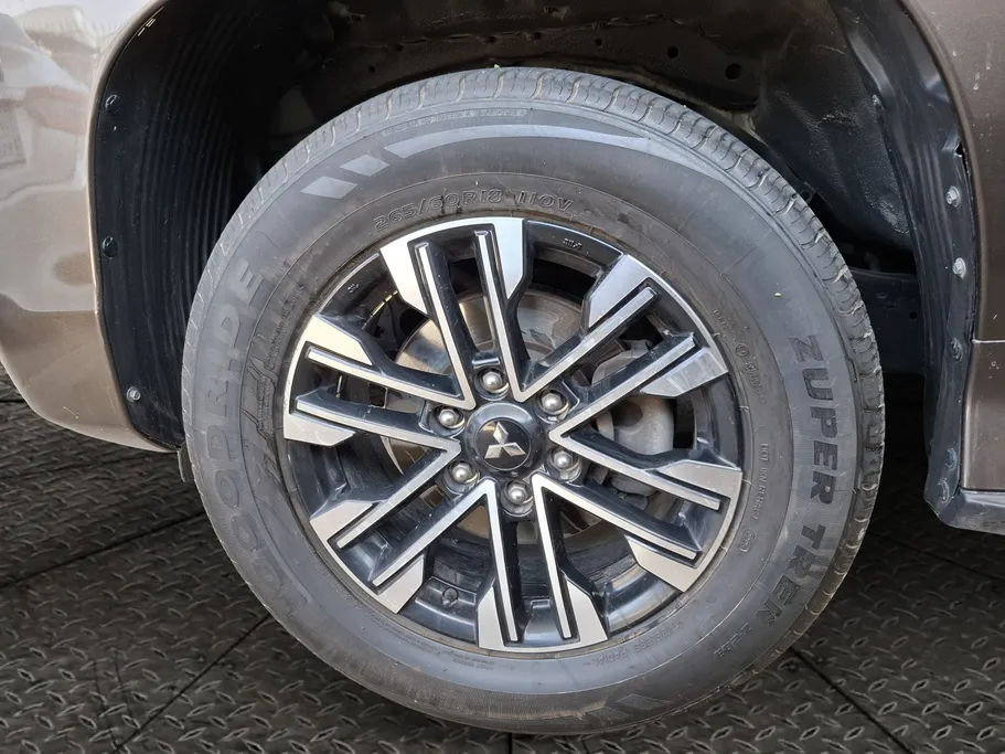 2022 Mitsubishi Montero Sport GLS-Premium 