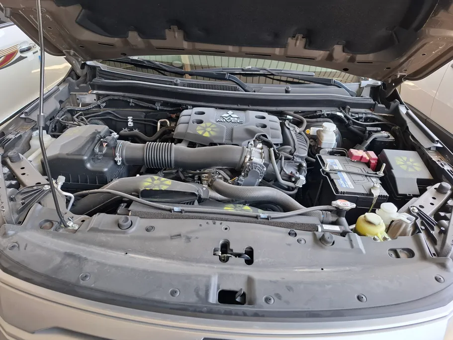 2022 Mitsubishi Montero Sport GLS-Premium 