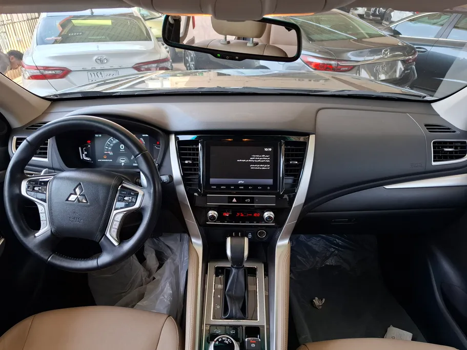 2022 Mitsubishi Montero Sport GLS-Premium 