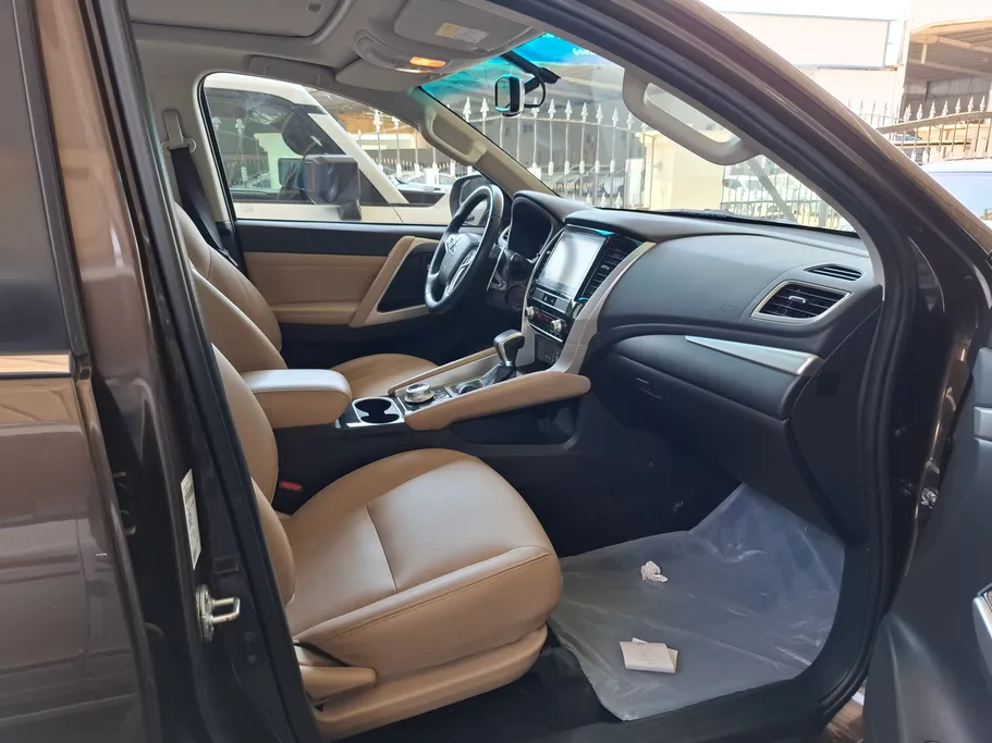 2022 Mitsubishi Montero Sport GLS-Premium 