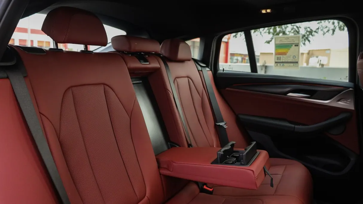 2025 BMW X Series 4 xDrive 30i 