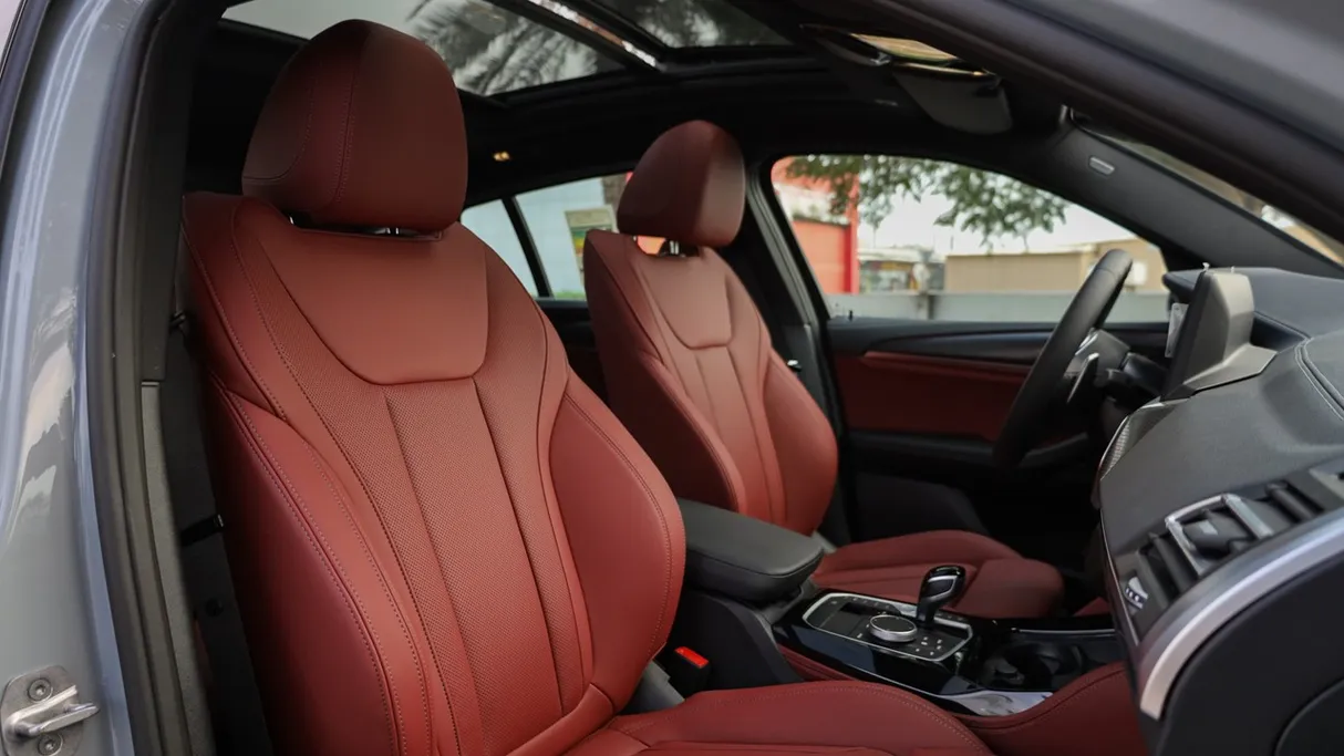 2025 BMW X Series 4 xDrive 30i 
