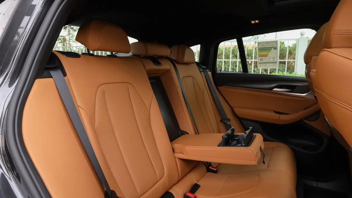 2025 BMW X Series 4 xDrive 30i 