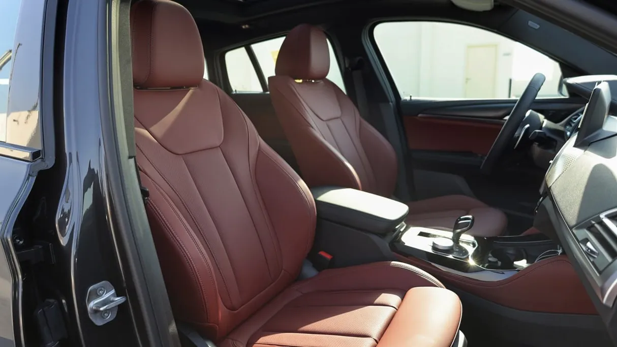 2025 BMW X Series 4 xDrive 30i 