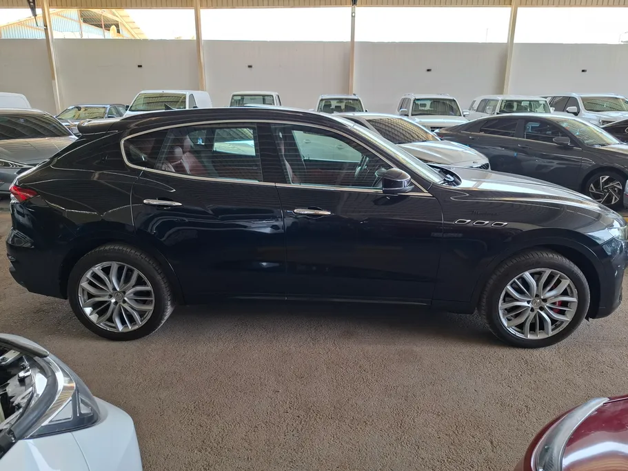 2022 Maserati Levante  