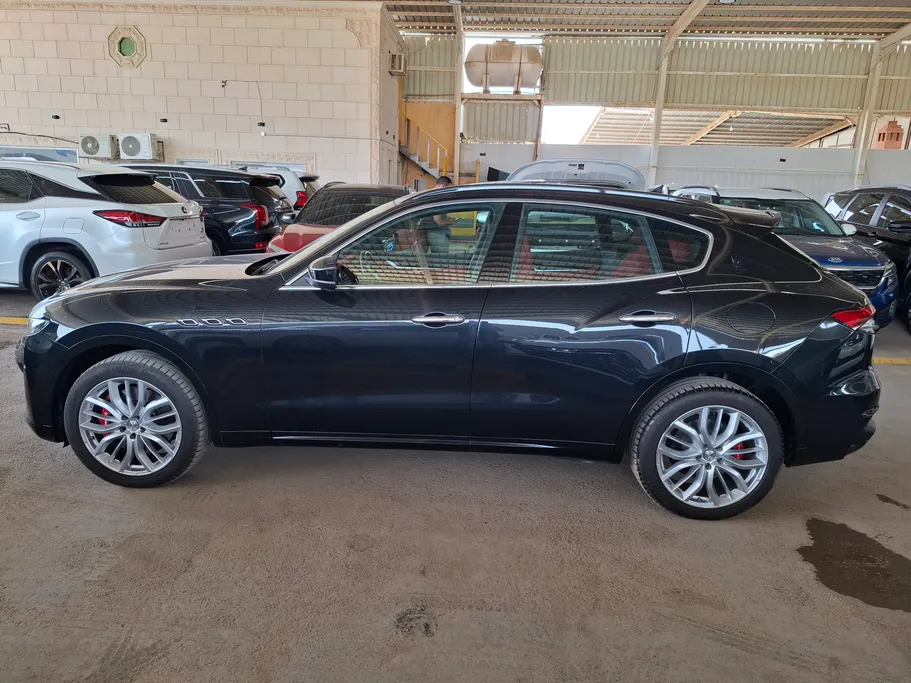 2022 Maserati Levante  