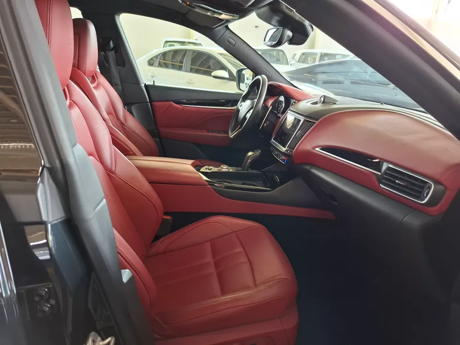 2022 Maserati Levante  