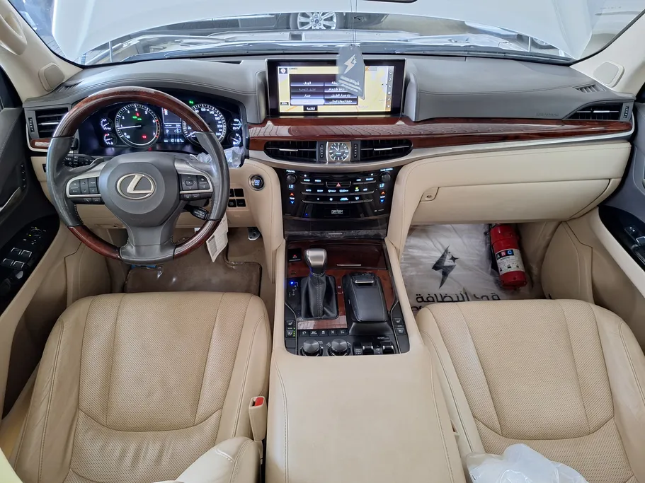 لكزس LX 570 S 2021 