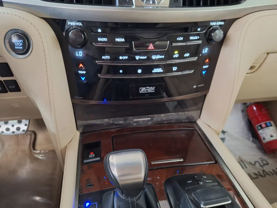 لكزس LX 570 S 2021 