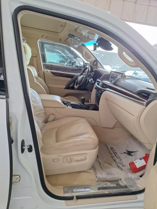 لكزس LX 570 S 2021 