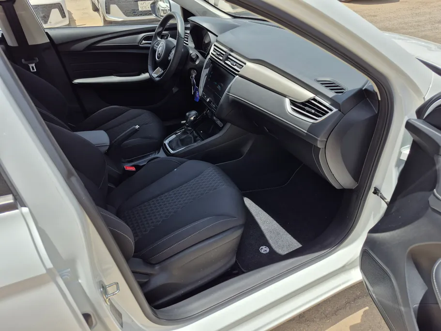 2025 MG 5 STD 