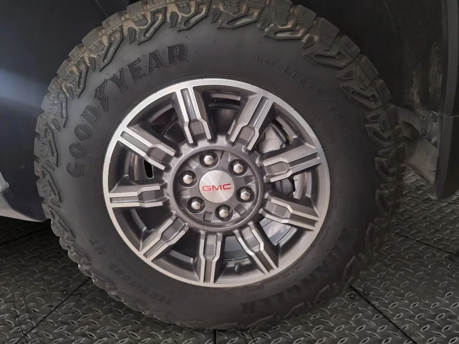 2024 GMC Sierra AT4 