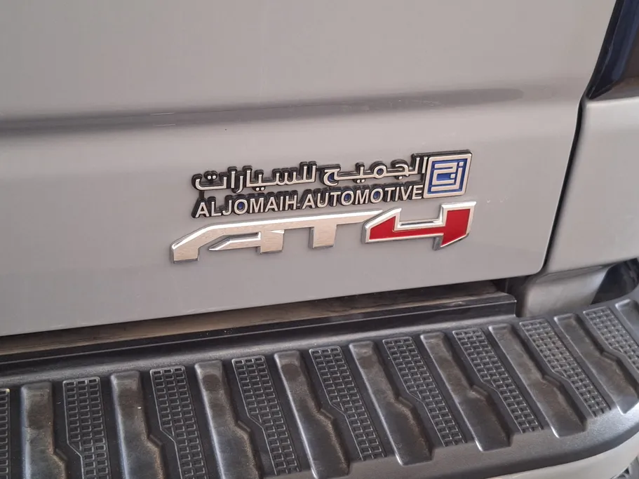2024 GMC Sierra AT4 