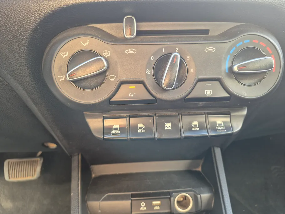 2024 Kia Pegas LX 