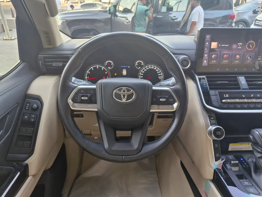 تويوتا لاندكروزر GXR3 2024 
