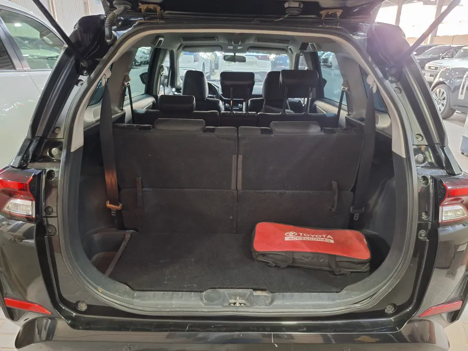 2023 Toyota Veloz GLX 