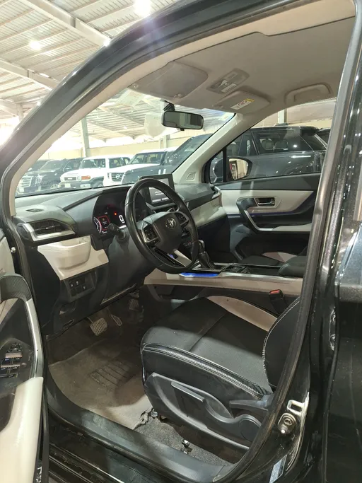 2023 Toyota Veloz GLX 