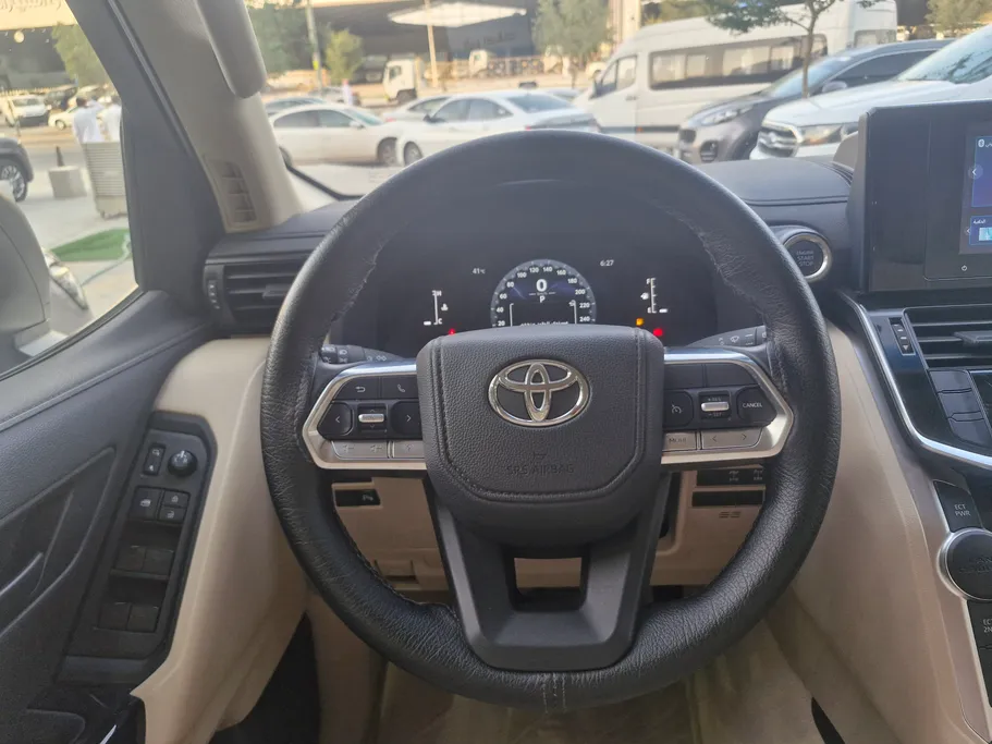 تويوتا لاندكروزر GX 2025 