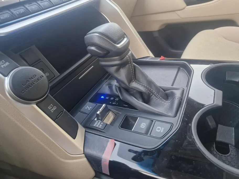 تويوتا لاندكروزر GX 2025 