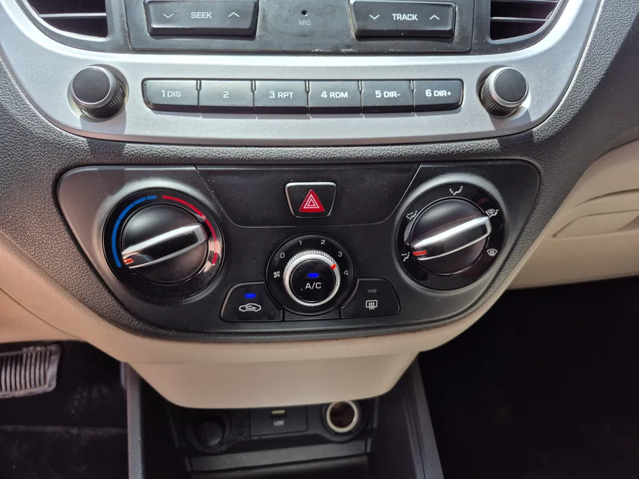 2023 Hyundai Accent Smart 