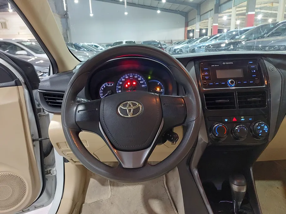 2021 Toyota Yaris  Y 