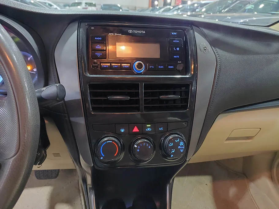 2021 Toyota Yaris  Y 