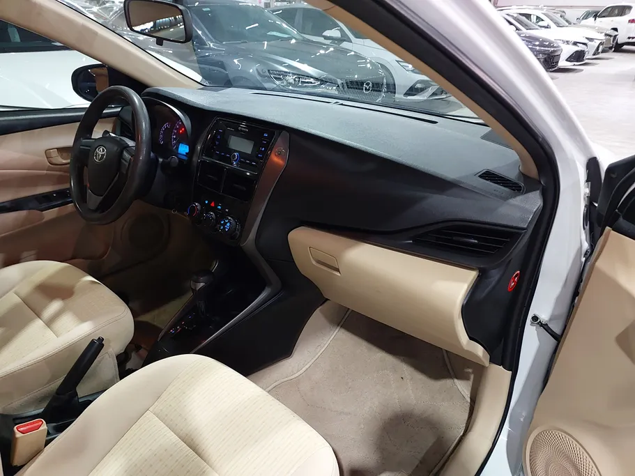2021 Toyota Yaris  Y 