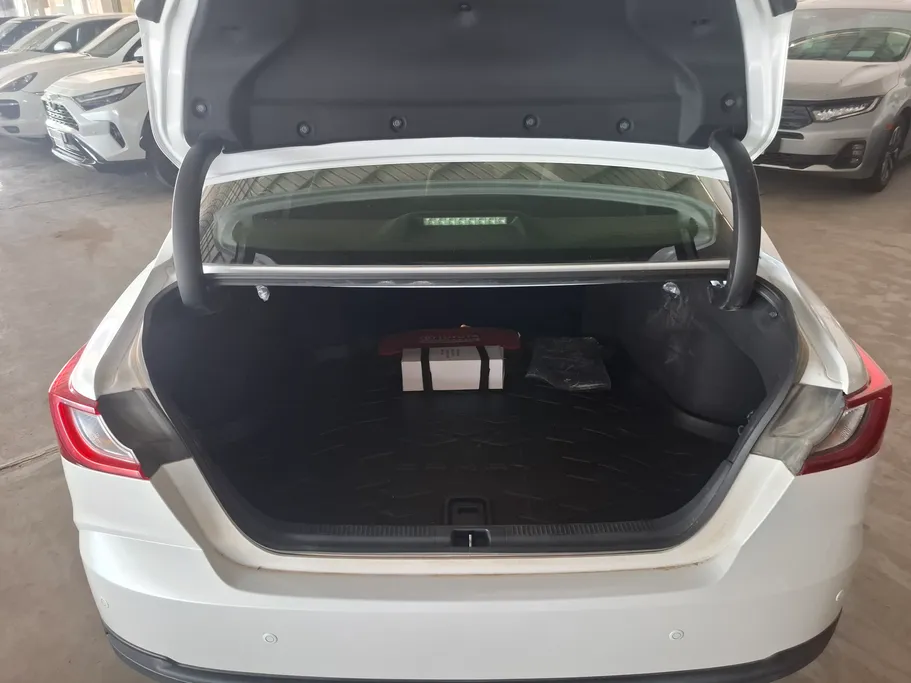 2025 Toyota Camry  E Plus HEV 