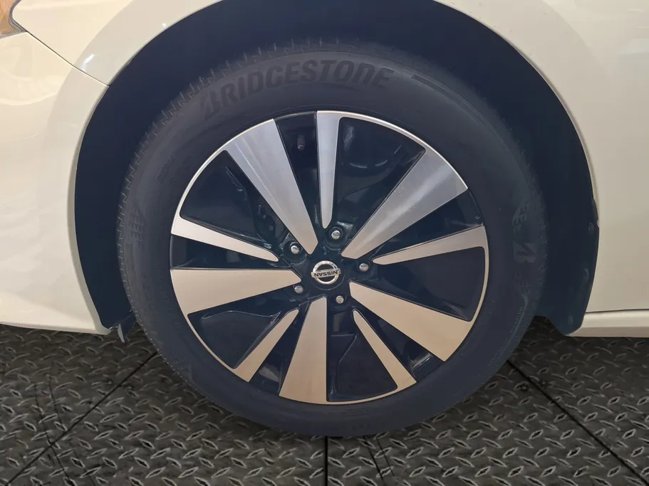2022 Nissan Altima SV 