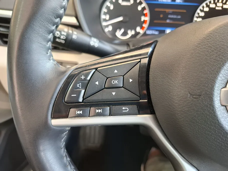 2022 Nissan Altima SV 
