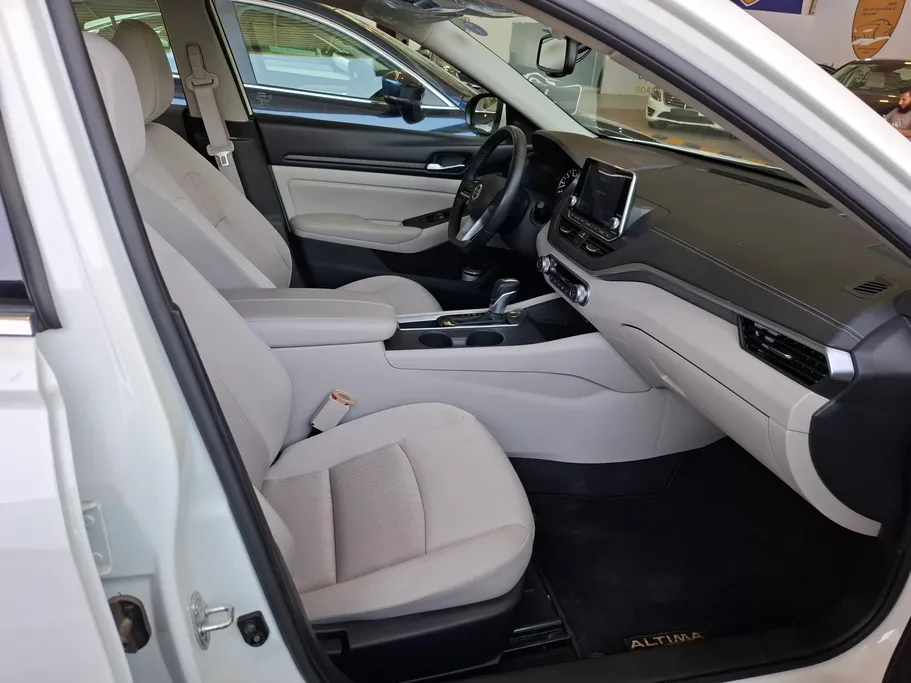 2022 Nissan Altima SV 