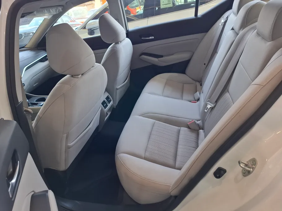 2022 Nissan Altima SV 