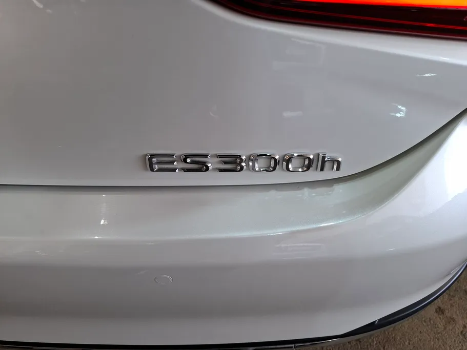 لكزس ES 300 H 2023 