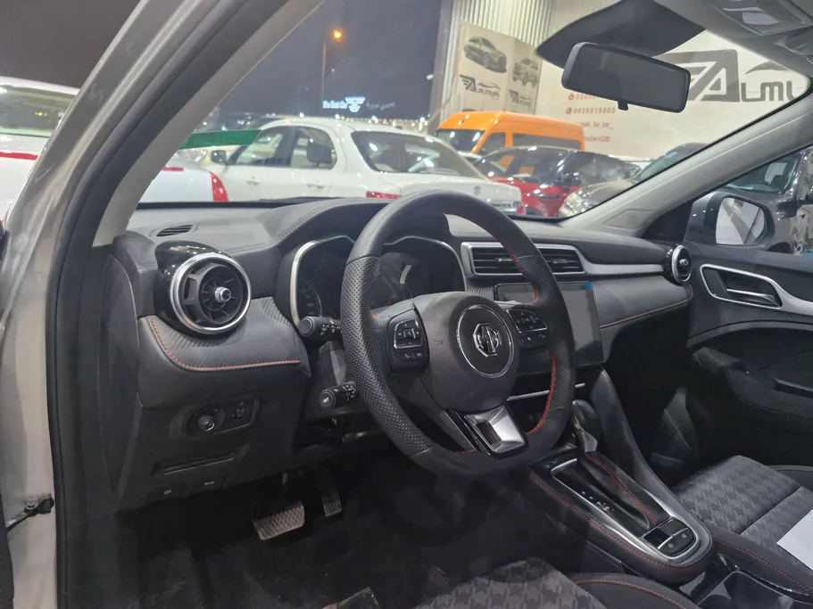 2024 MG ZS STD 