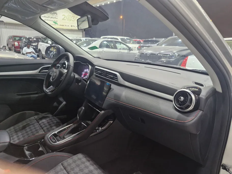 2024 MG ZS STD 