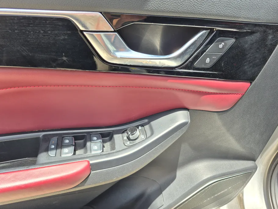 2023 FAW Bestune B70 Premium 