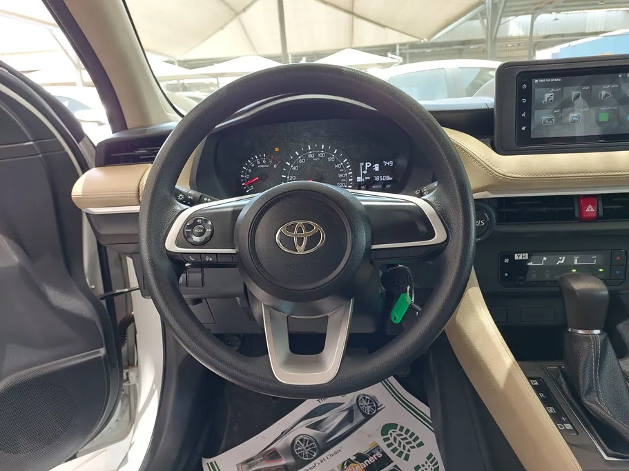 2024 Toyota Yaris  Y 