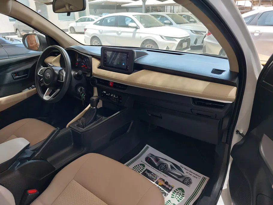 2024 Toyota Yaris  Y 