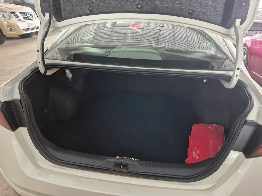2022 Nissan Altima SV 