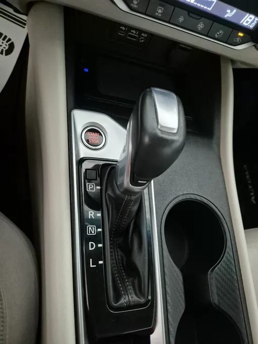 2022 Nissan Altima SV 