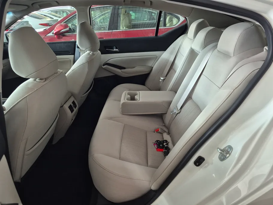 2022 Nissan Altima SV 