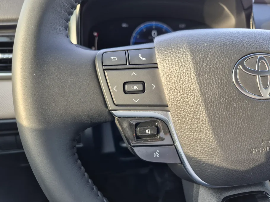 2025 Toyota Camry  LE 