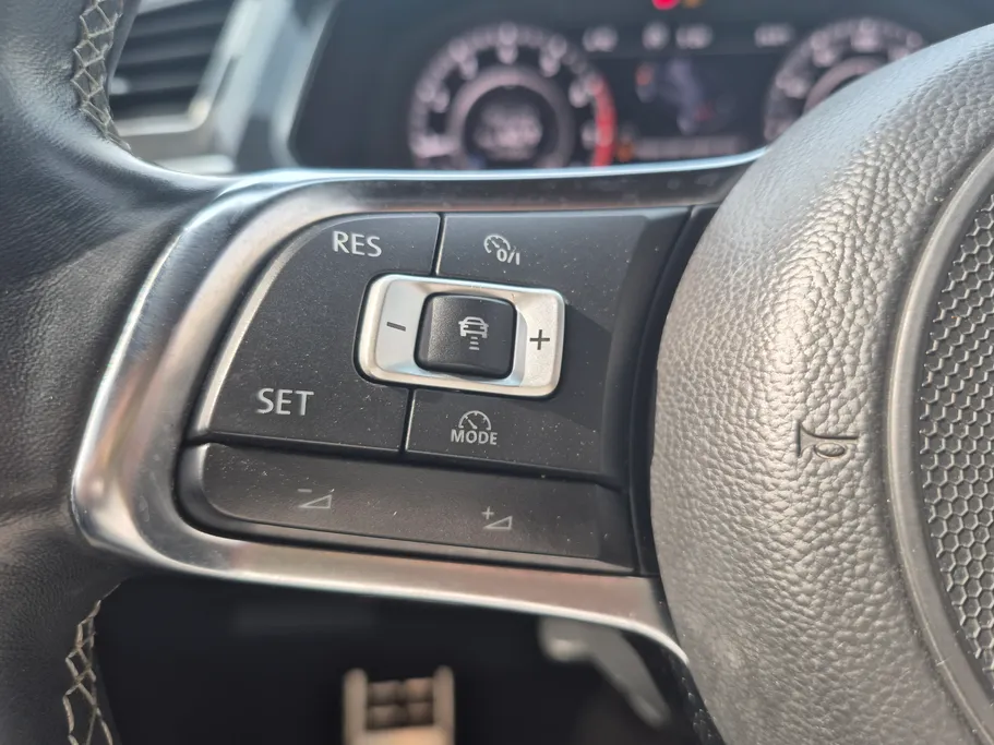 2018 Volkswagen Tiguan R Line 