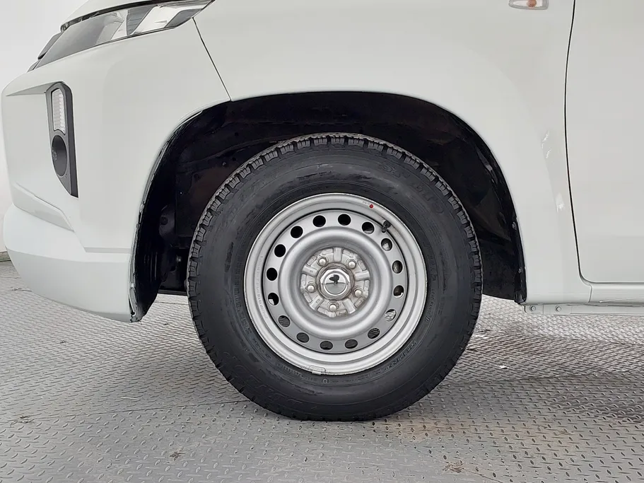2022 Mitsubishi L200 DC 4x2 Diesel 