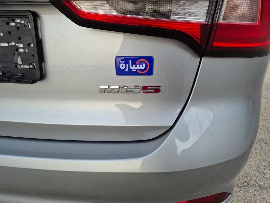 ام جي 5 STD 2025 