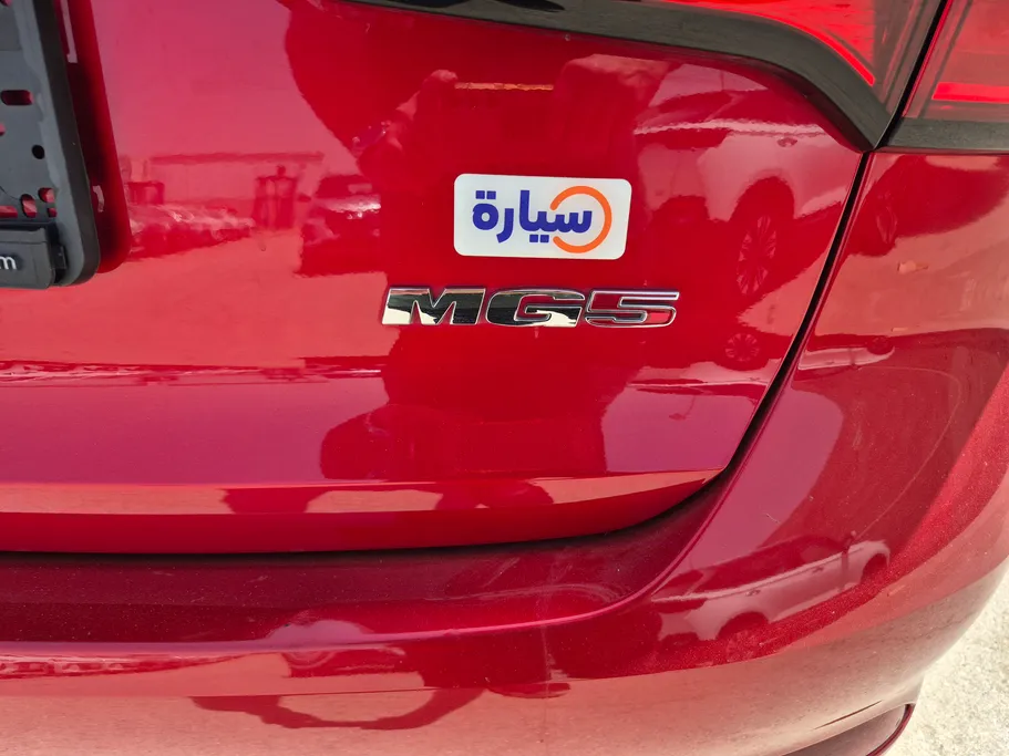 ام جي 5 STD 2025 