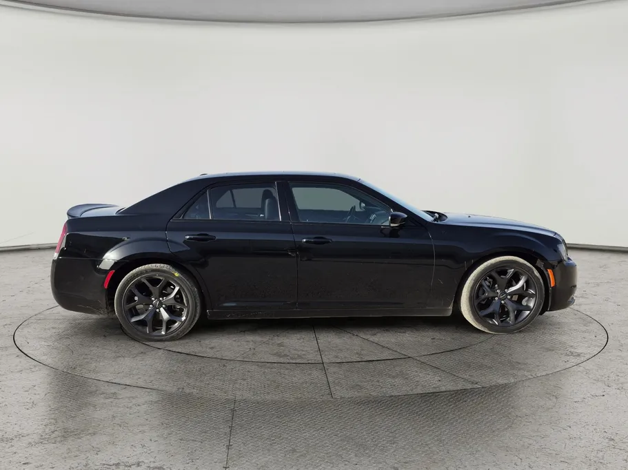 كرايسلر 300 S 2023 