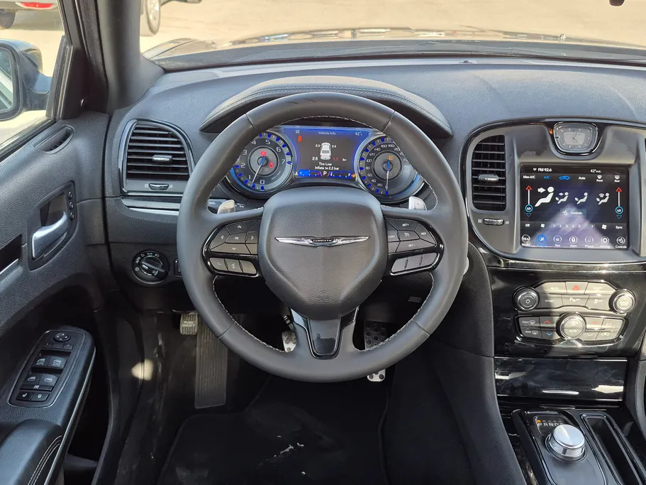 كرايسلر 300 S 2023 
