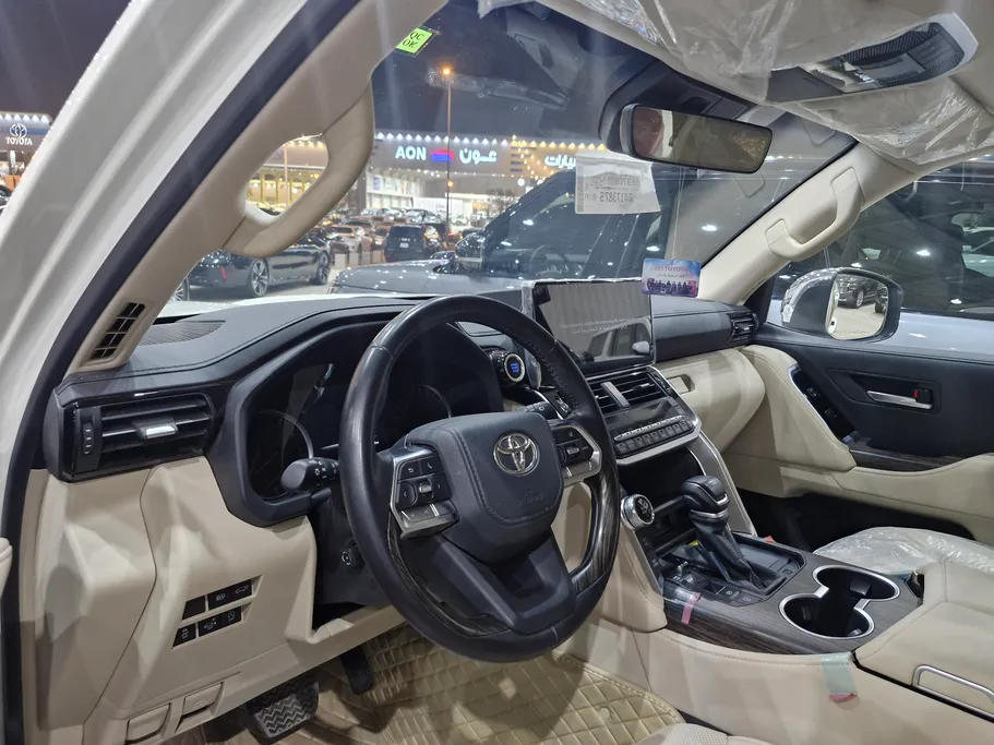 تويوتا لاندكروزر VXR 2024 