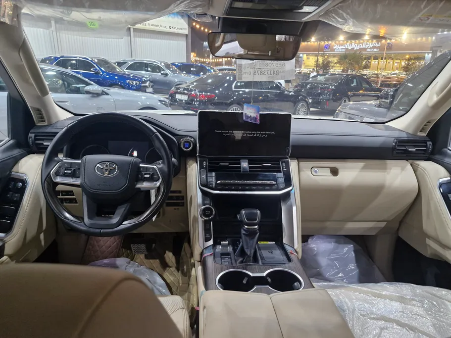 تويوتا لاندكروزر VXR 2024 